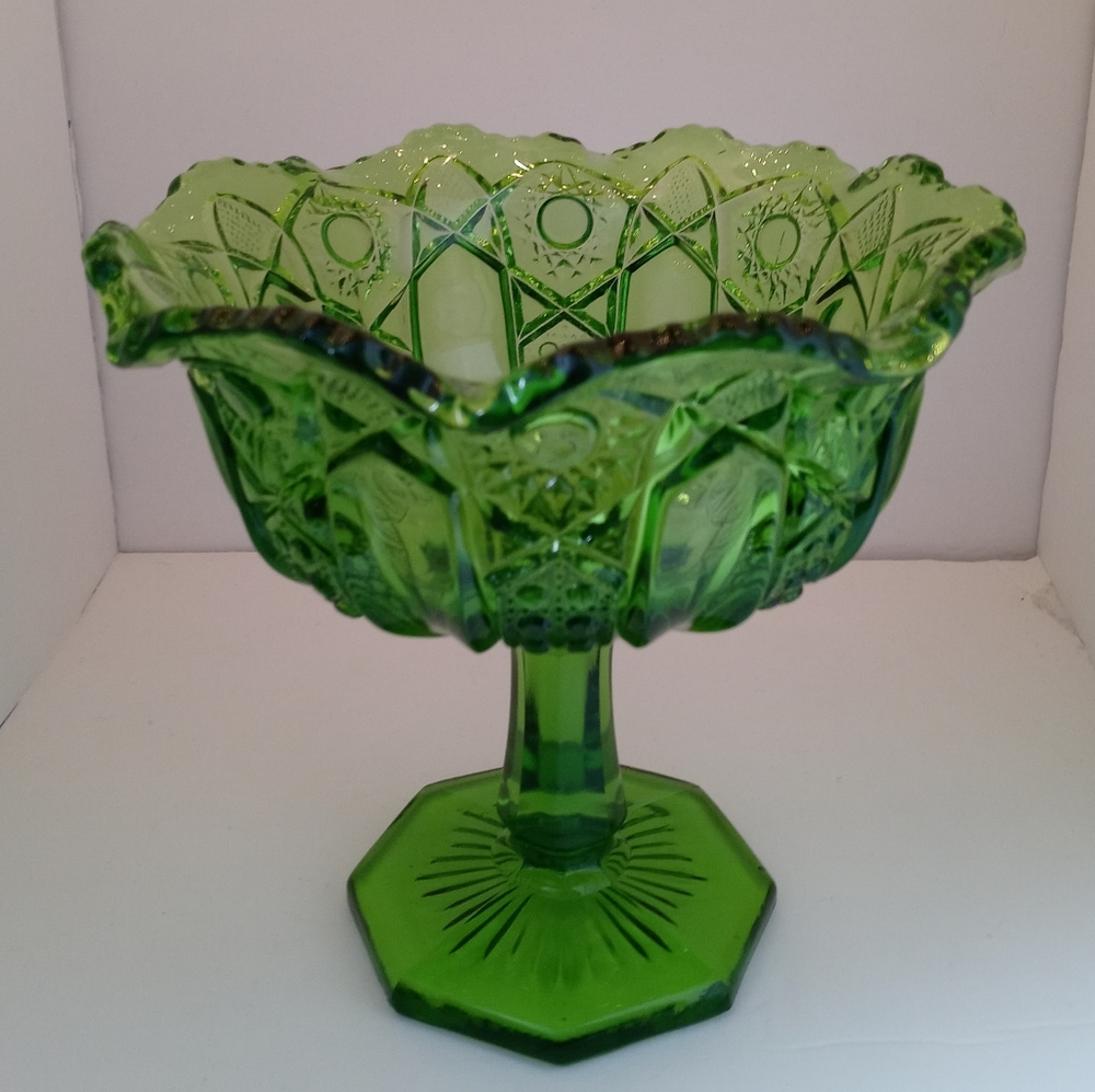 Vintage L. E. Smith Heritage Quintec Green Glass Stemmed Footed Compote Candy Di